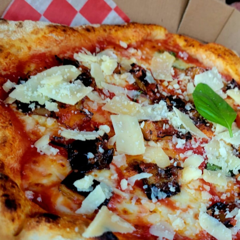 Caprese: Fresh Italian Pizza Toppings